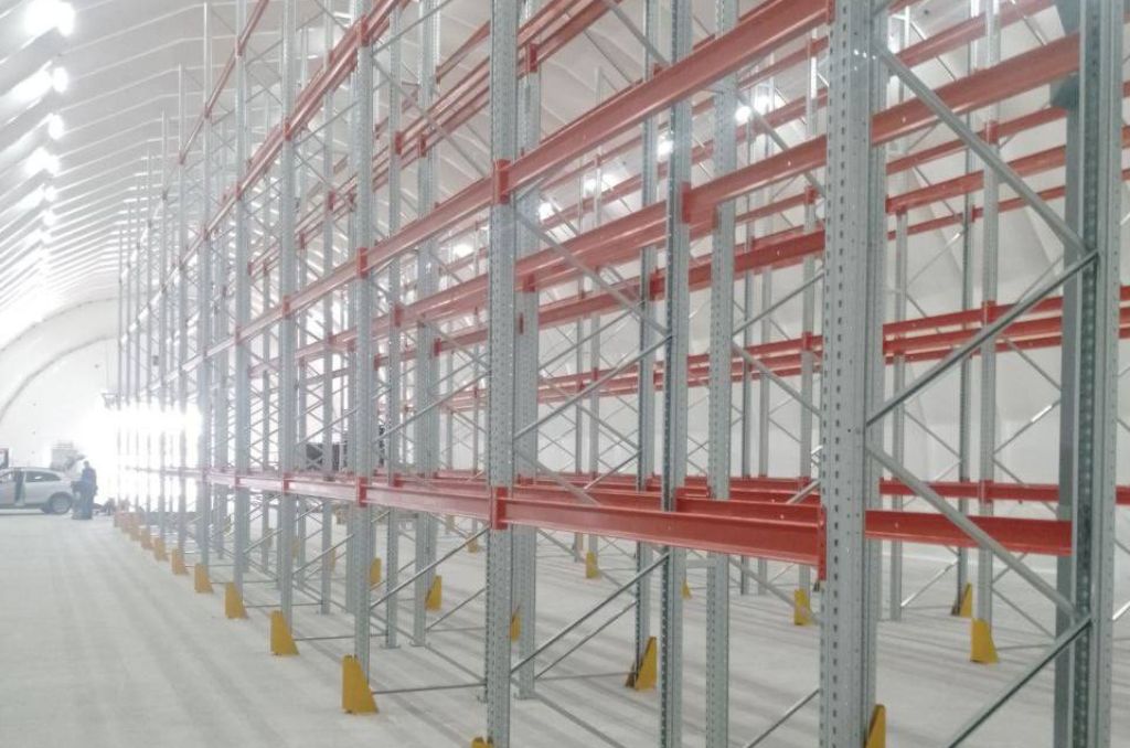 Фронтальные стеллажи